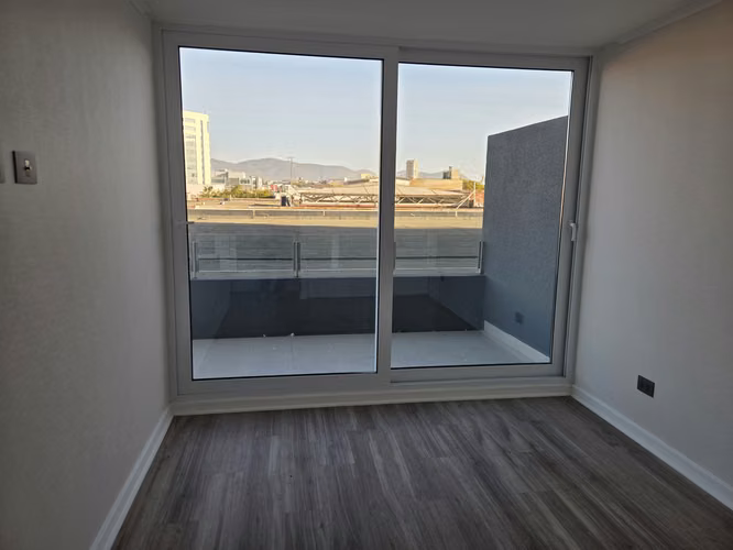 Avenida Varela 875 (1 Est ) [2941-4]
