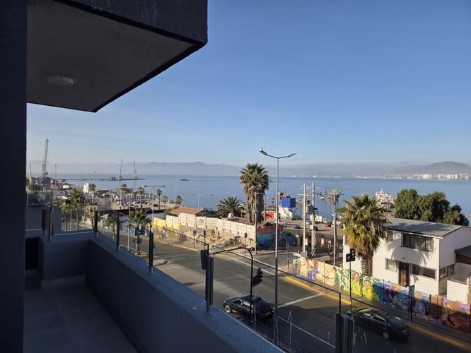 Avenida Varela 875 (1 Est ) [2941-4]