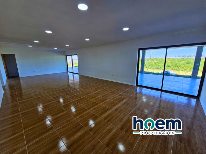 Parcela en venta con moderna casa,  cerca de Talca