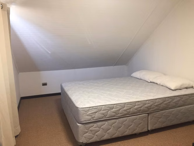 VENDE HERMOSA CASA, VISTA AL LAGO (REGION LOS RIOS)