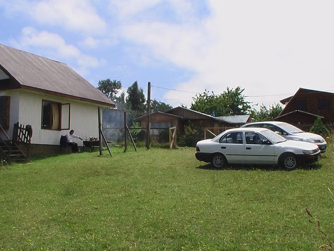 VENDE HERMOSA CASA, VISTA AL LAGO (REGION LOS RIOS)