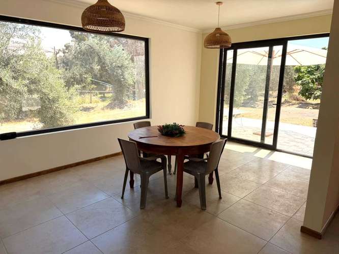ARRIENDO AMPLIA CASA NUEVA VALLE DE AZAPA (164799)