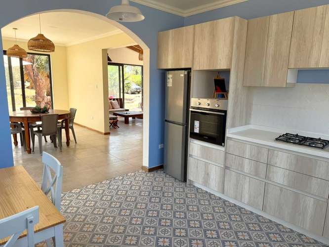 ARRIENDO AMPLIA CASA NUEVA VALLE DE AZAPA (164799)