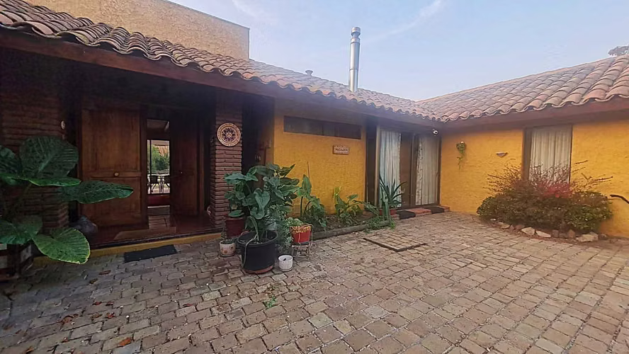 Vive a pasos de en Chicureo (164789)