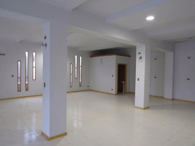 Arriendo 60 UF Gran Local Calle Astorga/ Caceres Rancagua