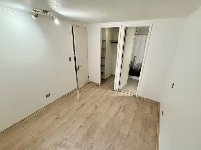 Departamento en Arriendo a pasos de metro irarrazaval 1D/1B