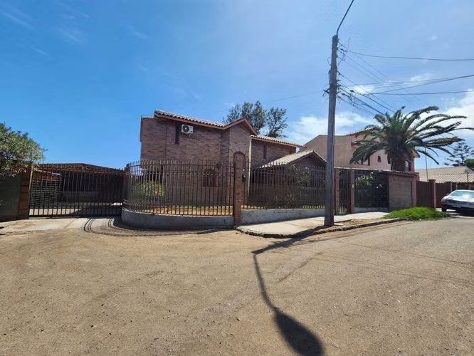 Vive la Comodidad en Barrio Tranquilo (164794)