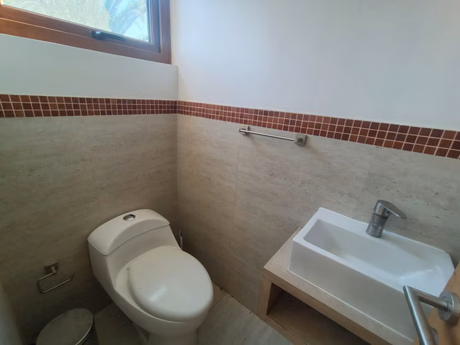 Preciosa Casa Mediterránea en Exclusivo Condominio Lonquén