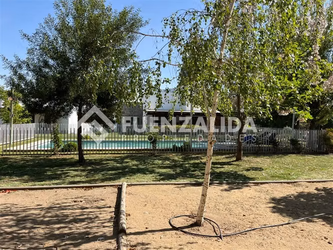 Parcela en venta en Colina