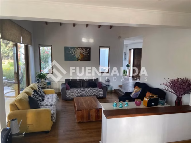 Parcela en venta en Colina