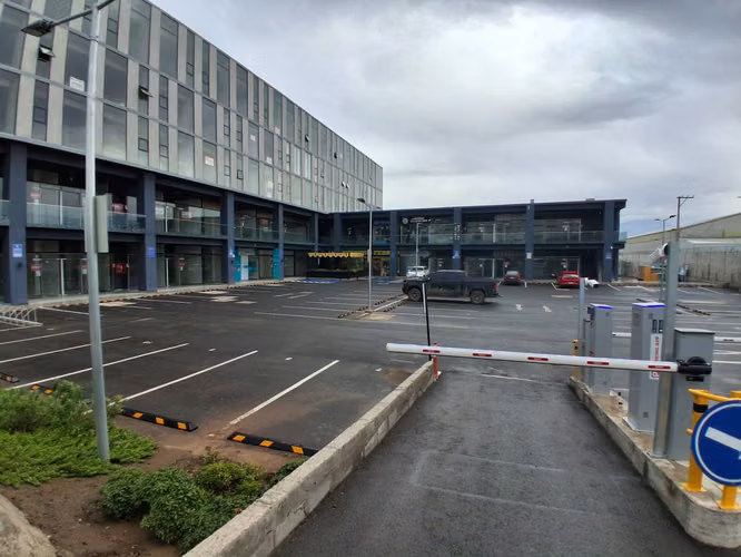 Oficina/Consulta 23 m² Edificio Arenas – Frente Hospital – 9 UF