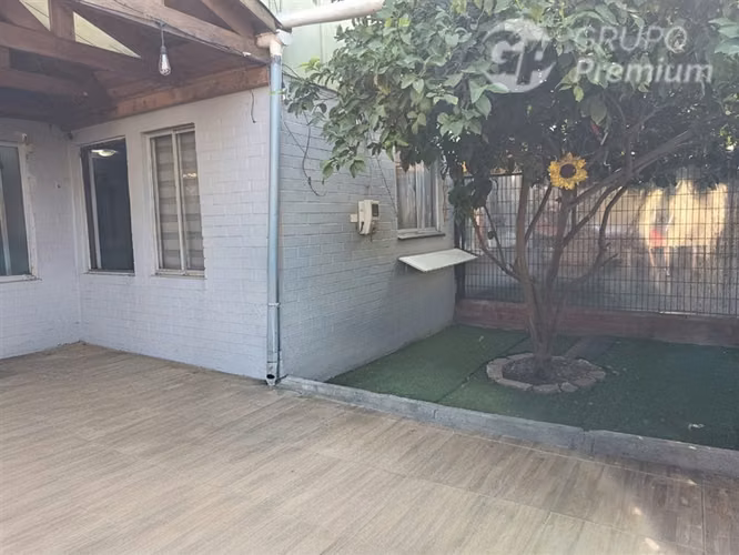 Casa en venta de 3d+2b+ 2est en Lampa
