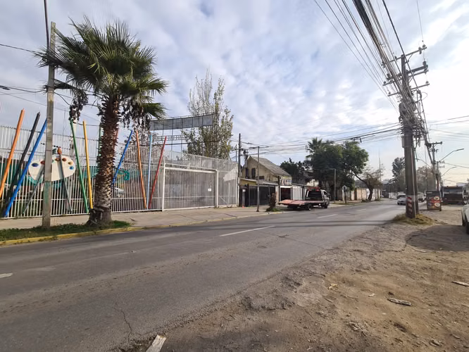 Se vende amplio terreno de 532 m2 ideal para talleres, bodegaje e ind. inofensiva