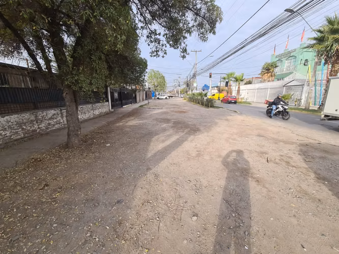 Se vende amplio terreno de 532 m2 ideal para talleres, bodegaje e ind. inofensiva