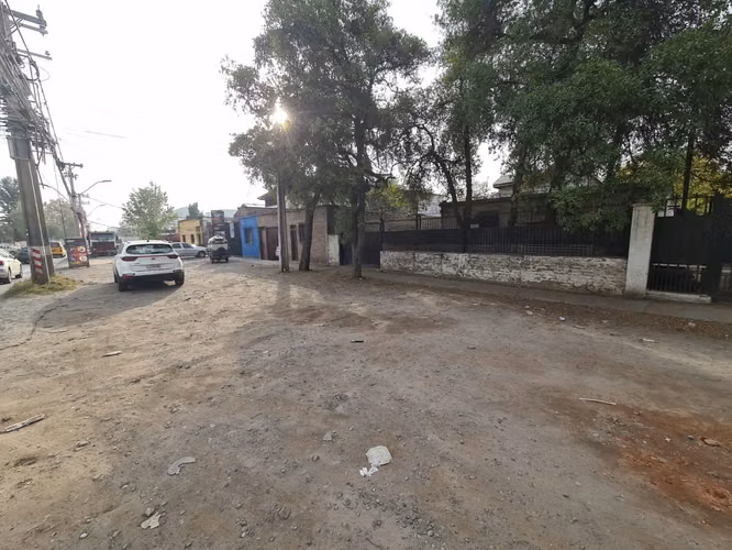 Se vende amplio terreno de 532 m2 ideal para talleres, bodegaje e ind. inofensiva