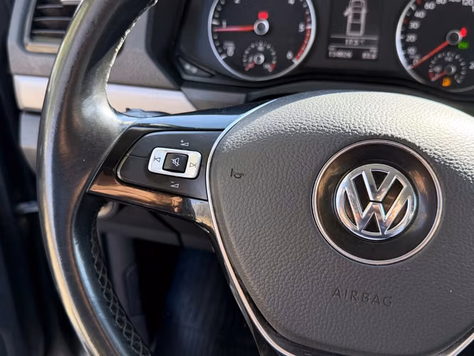 VOLKSWAGEN AMAROK 2023
