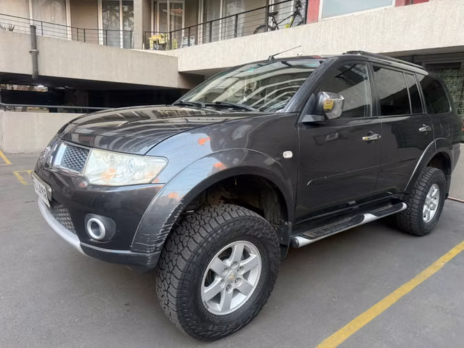 Mitsubishi Montero diesel 4X4 año 2013