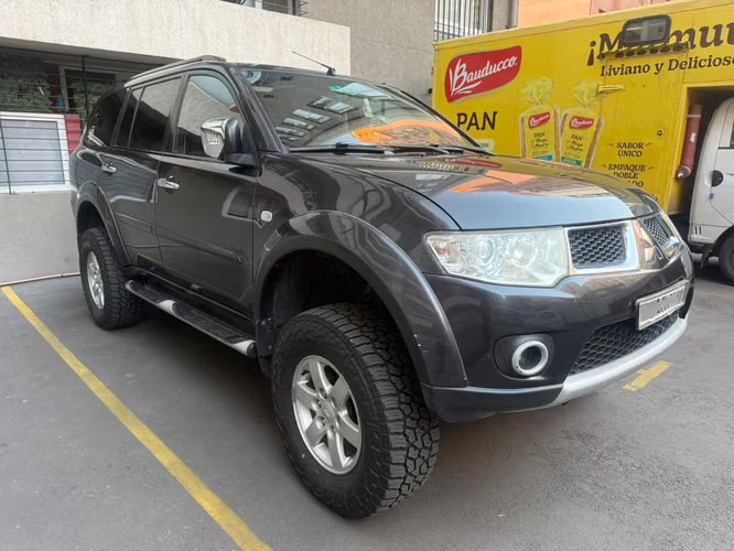 Mitsubishi Montero diesel 4X4 año 2013