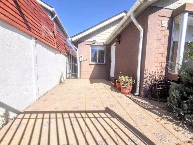 Casa no pareada 3D/1B amplio patio trasero (164904)