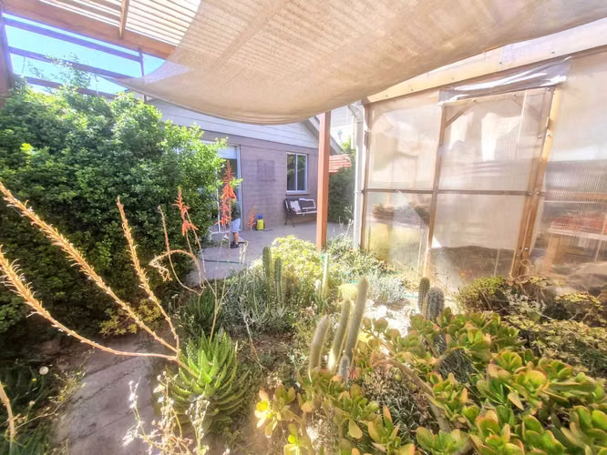 Casa no pareada 3D/1B amplio patio trasero (164904)