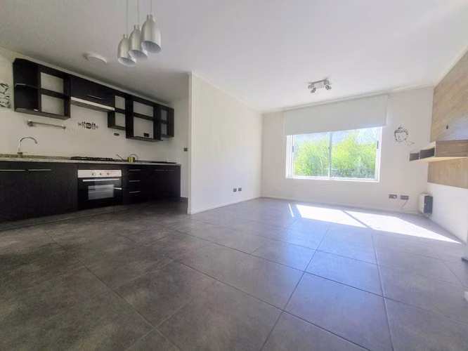 Casa aislada 3D/1B buen barrio, amplio patio (164904)