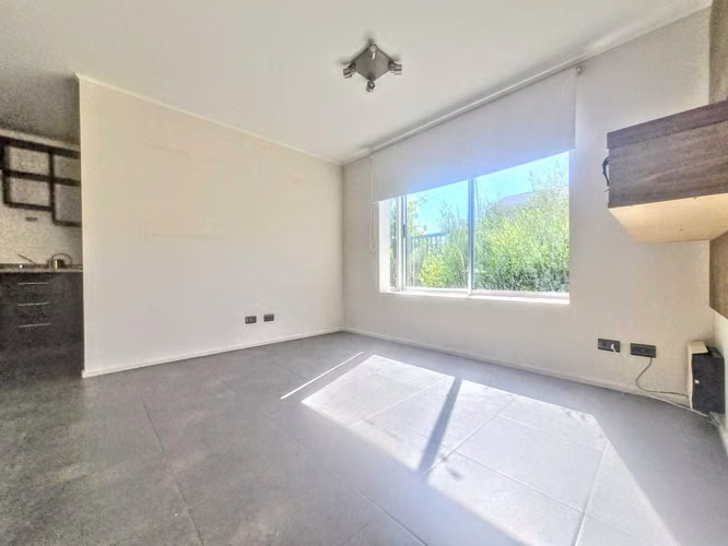 Casa aislada 3D/1B buen barrio, amplio patio (164904)