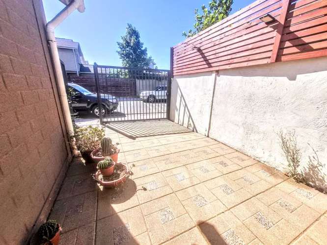 Casa no pareada 3D/1B amplio patio trasero (164904)