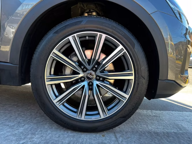 AUDI Q8 55 TFSI QUATTRO 2023