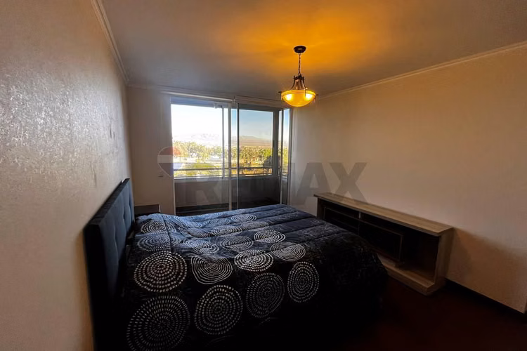 Departamento amoblado en condominio borde río