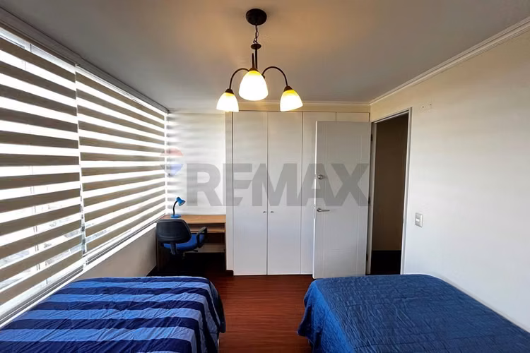 Departamento amoblado en condominio borde río