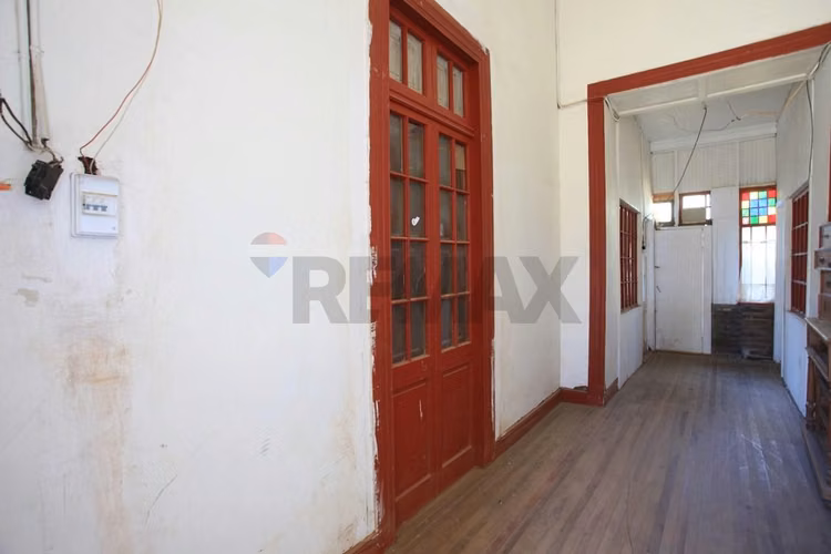 Gran casona comercial pleno centro pichilemu