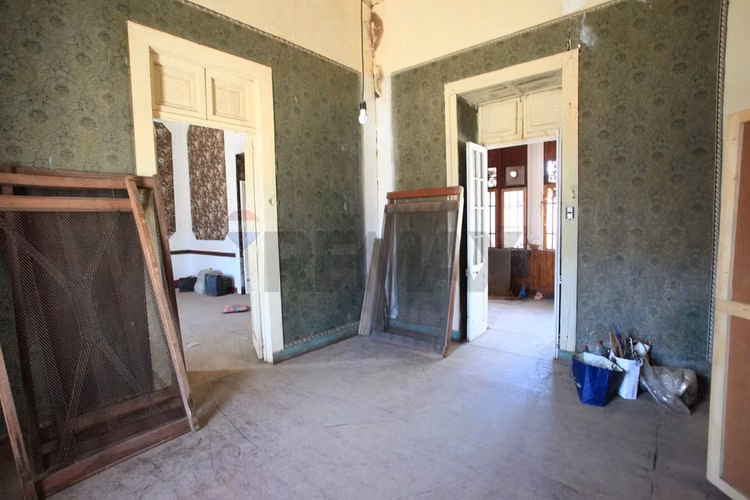 Gran casona comercial pleno centro pichilemu