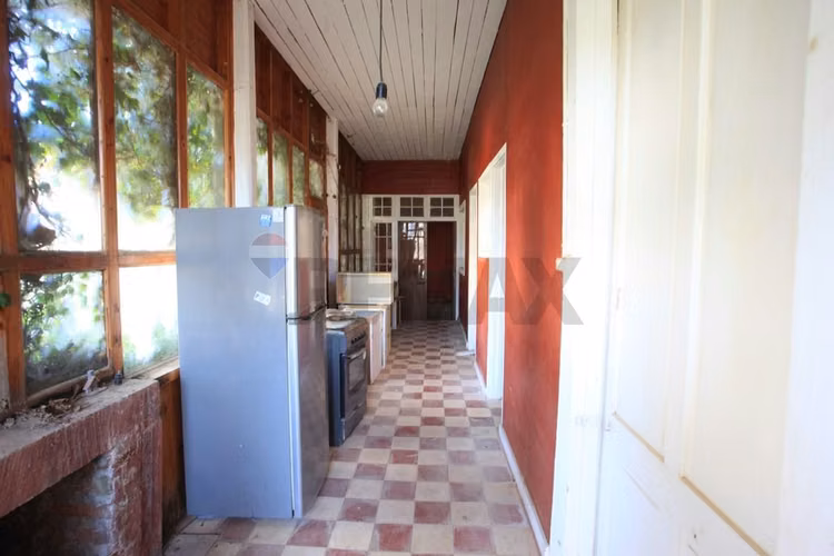 Gran casona comercial pleno centro pichilemu