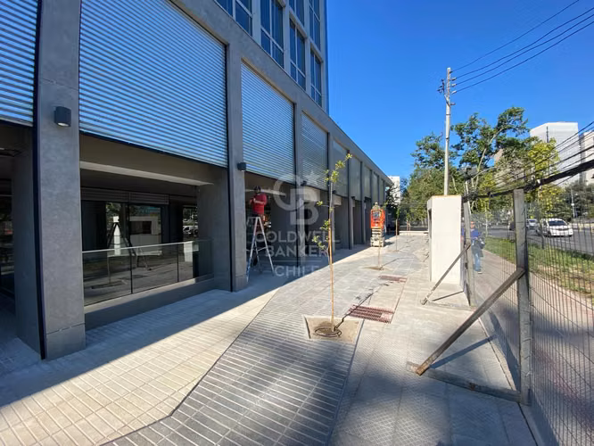 Locales comerciales en galería en Plena Providencia