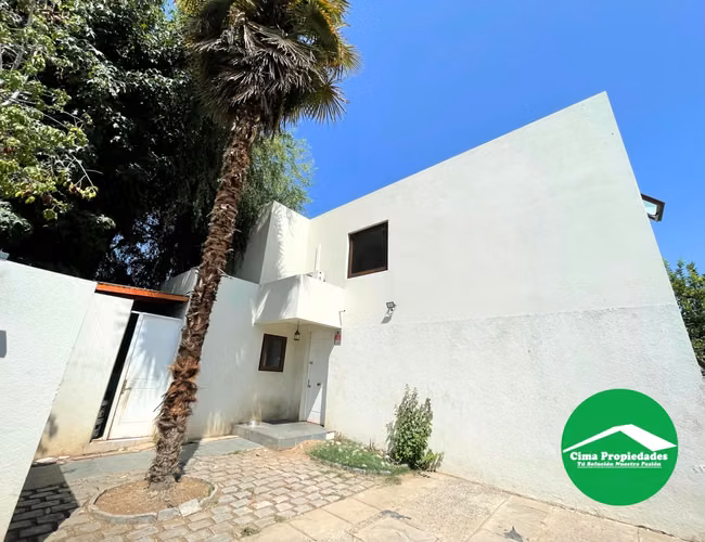 ¡Con Piscina, Terraza y Quincho! Vive de vacaciones en Peñalolén
