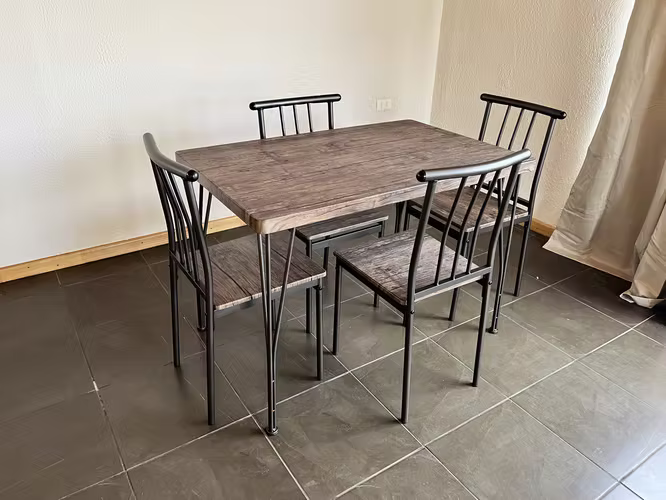 Comedor 4 sillas 75x110x70 cm