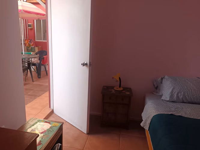 Pieza amoblada con baño privado - Imagen 5