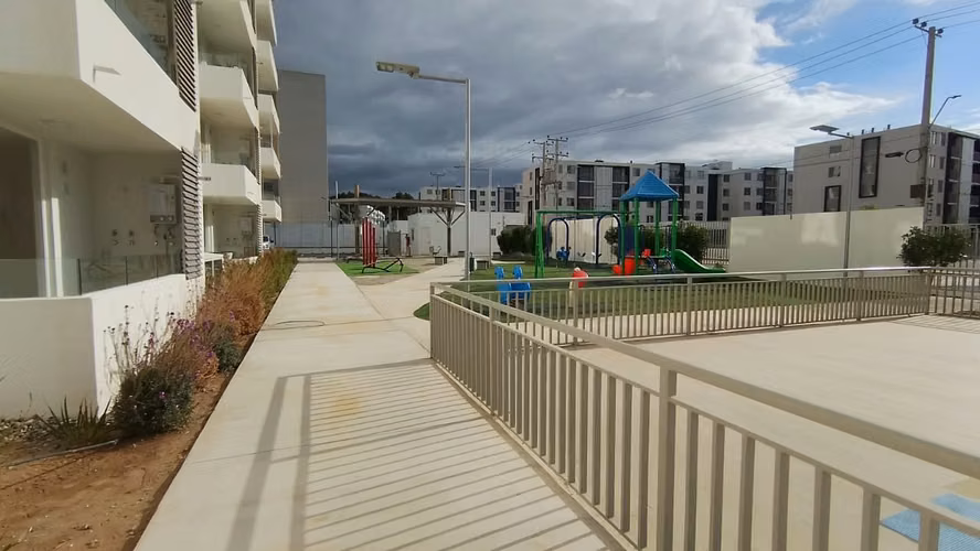 ARRIENDO DEPARTAMTO MODERNO EN COQUIMNO