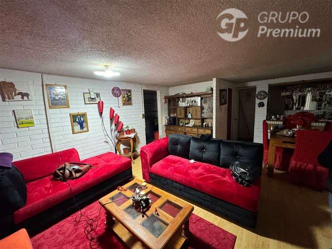 Casa en venta de 4 dorm. en Pudahuel con depto en 2do piso