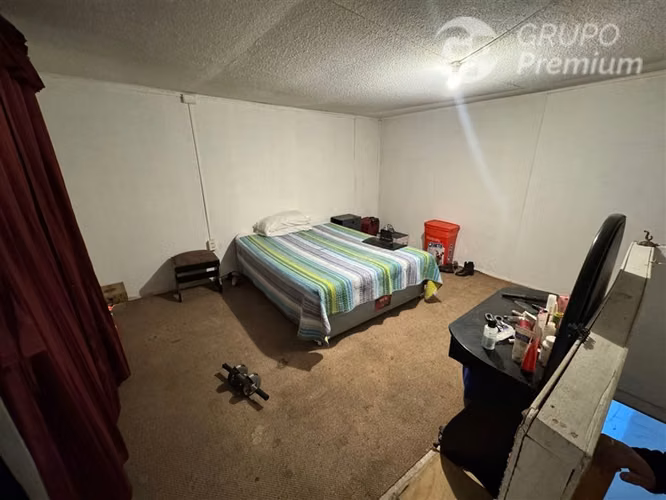 Casa en venta de 4 dorm. en Pudahuel con depto en 2do piso