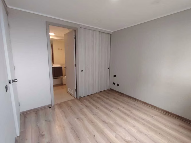 Arriendo Cómodo Departamento Circunvalación (165024)