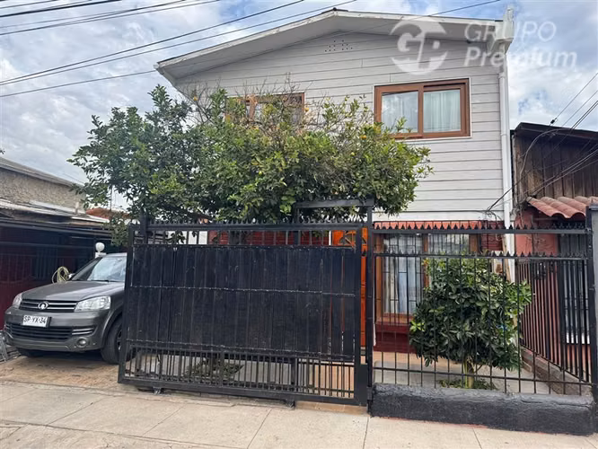 Casa en venta 4 dorm. Quilicura a un par de cuadras de metro