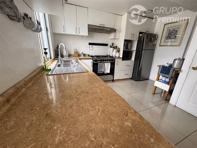 Casa en venta 4 dorm. Quilicura a un par de cuadras de metro
