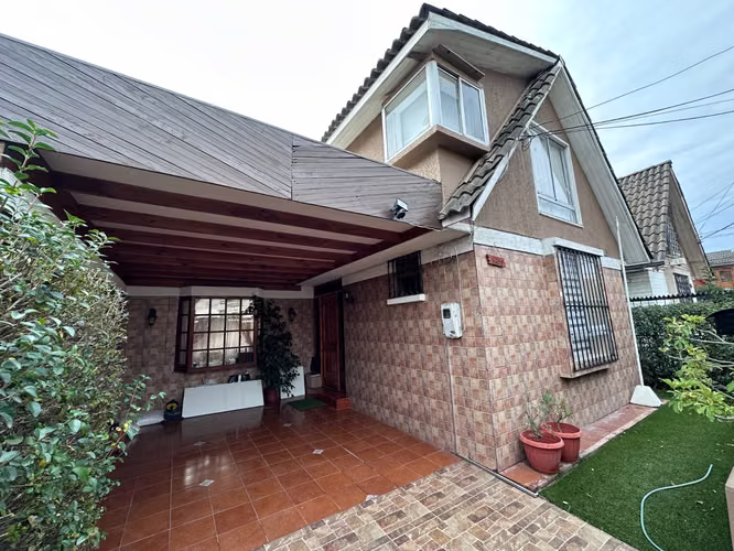 Casa aislada ciudad satelite con recepcion final