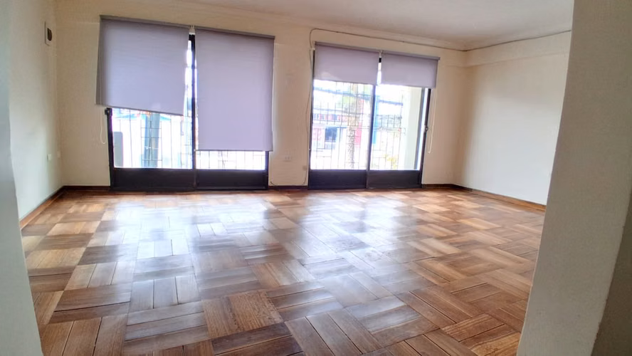¡Acepto Canje! Se Vende Impecable Departamento Uso habitacional y Comercial 4D-1B-1Bg. En Gran Avenida 9429, La Cisterna.