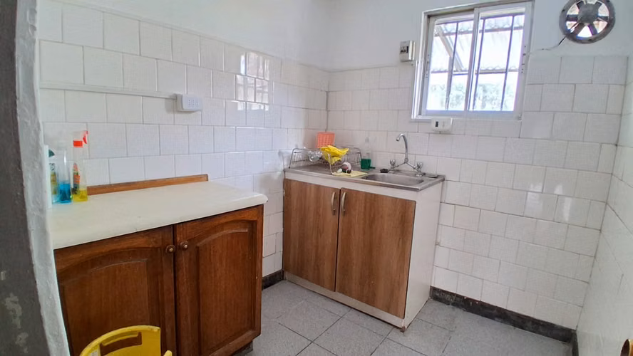¡Acepto Canje! Se Vende Impecable Departamento Uso habitacional y Comercial 4D-1B-1Bg. En Gran Avenida 9429, La Cisterna.