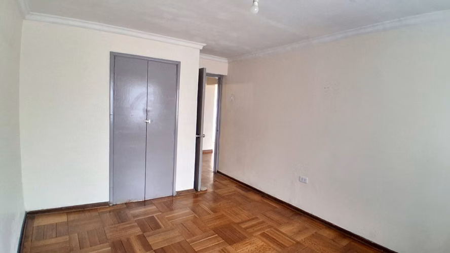 ¡Acepto Canje! Se Vende Impecable Departamento Uso habitacional y Comercial 4D-1B-1Bg. En Gran Avenida 9429, La Cisterna.