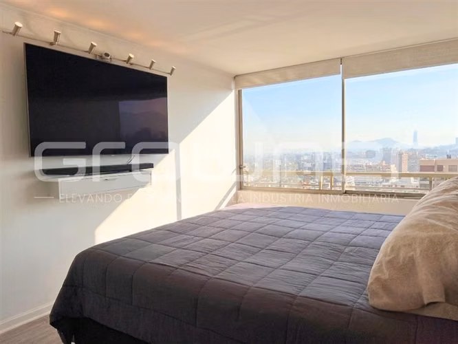 Rotonda Atenas 36 mts de terraza 2 dorm 2 estac. Las Condes