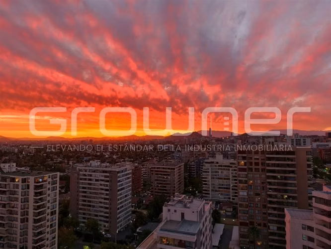 Rotonda Atenas 36 mts de terraza 2 dorm 2 estac. Las Condes