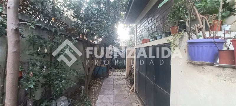 Sitio en venta en La Reina 918 m2.